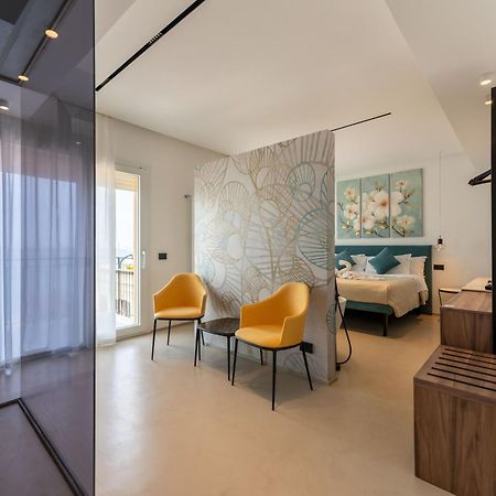 B&B Le Suites Di Costanza Чефалу Экстерьер фото