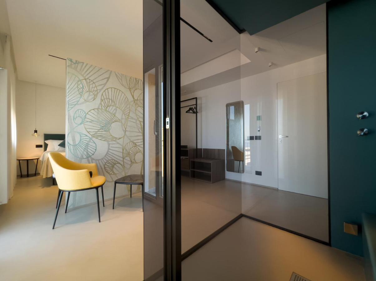 B&B Le Suites Di Costanza Чефалу Экстерьер фото